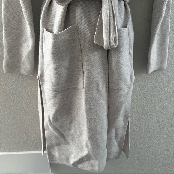Aritzia Wilfred
Belize Cardigan 100% wool - Picture 8 of 12